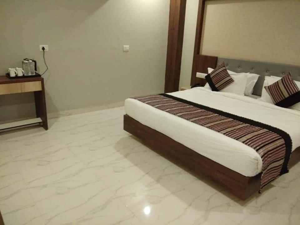 Hotel Hill Vista Удайпур Екстериор снимка