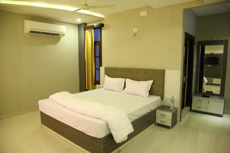 Hotel Hill Vista Удайпур Екстериор снимка